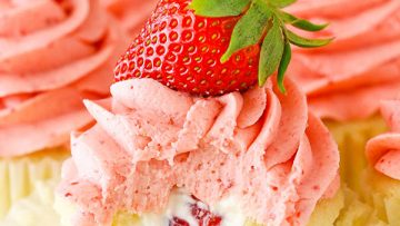 Strawberries-And-Cream-Cupcakes5