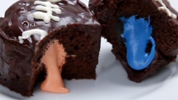 Stuffed-Superbowl-Cupcakes